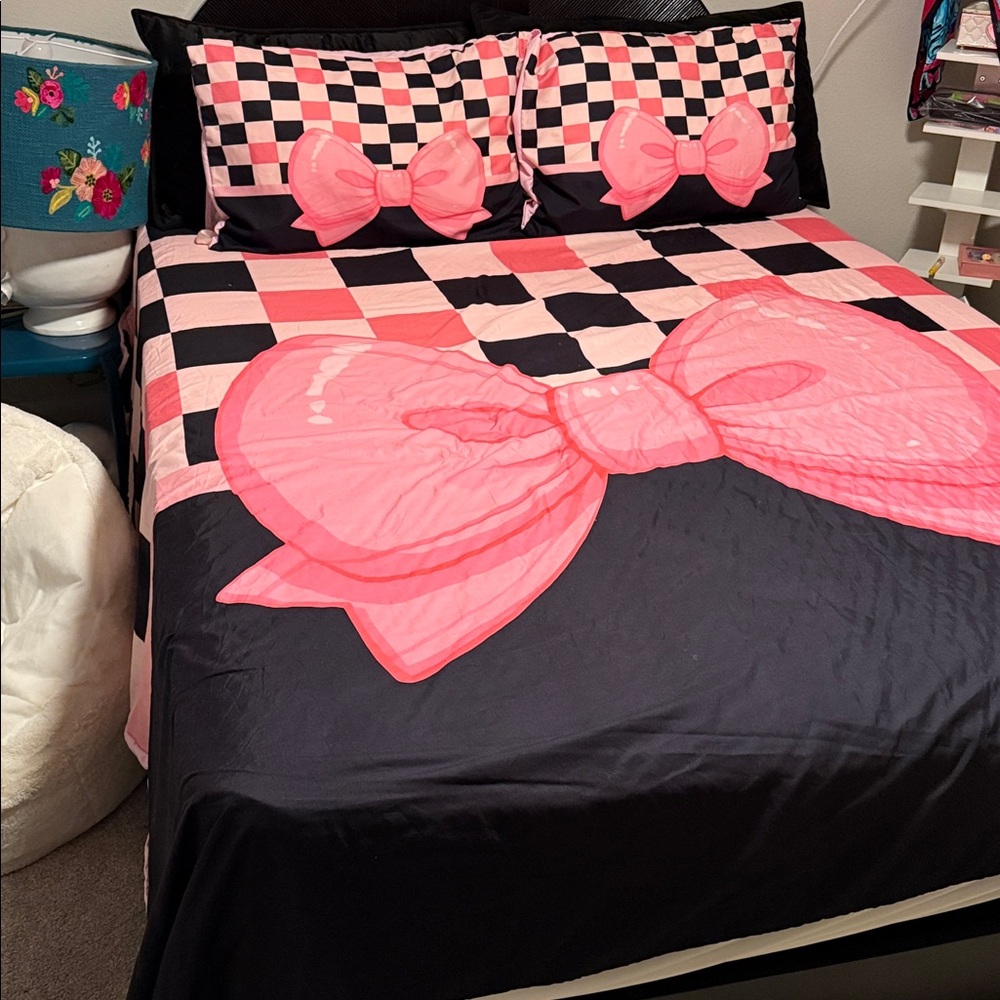Pink and Black Bow Bedding Set